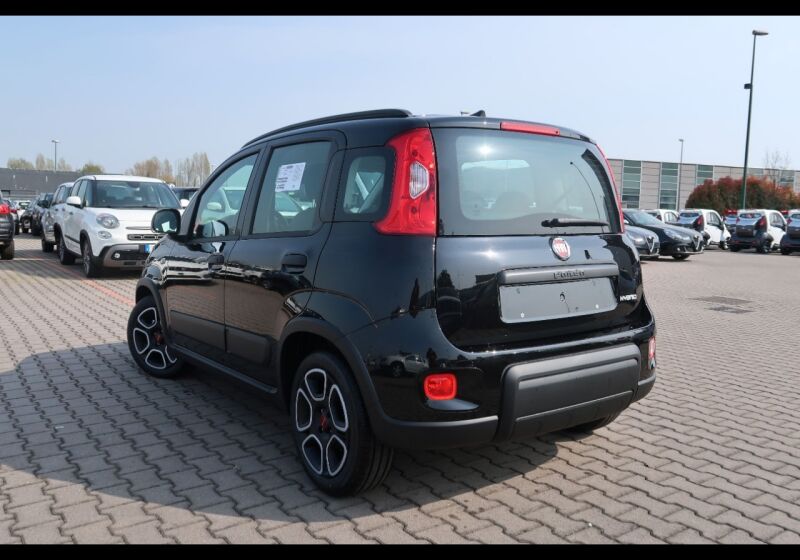 Fiat Panda 1 0 Hybrid City Life S S 70cv 5p Ti Nero Cinema Km 0 A Soli