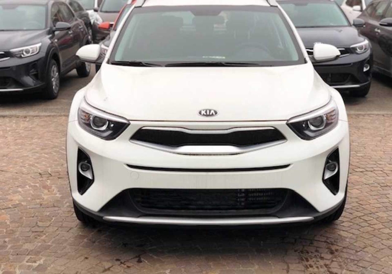 Kia Stonic Crdi Cv Style Clear White Km A Soli Su