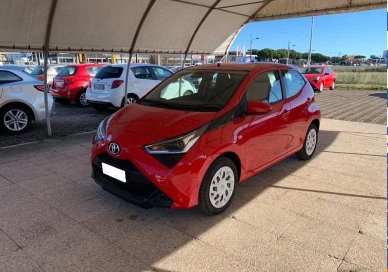 Toyota Aygo 1 0 VVT I 72 CV 5 Porte X Cool Fire Red Km 0 A Soli 9 955