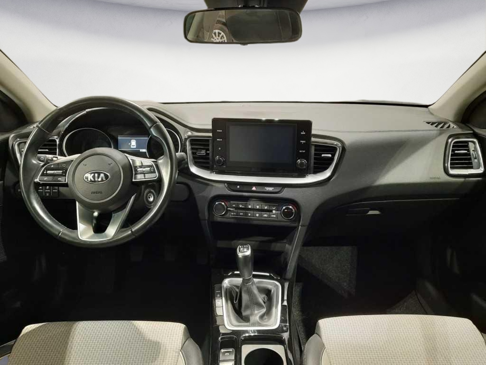 Kia Xceed Cassa White CrossOver 2N02AN2 | Facile.it