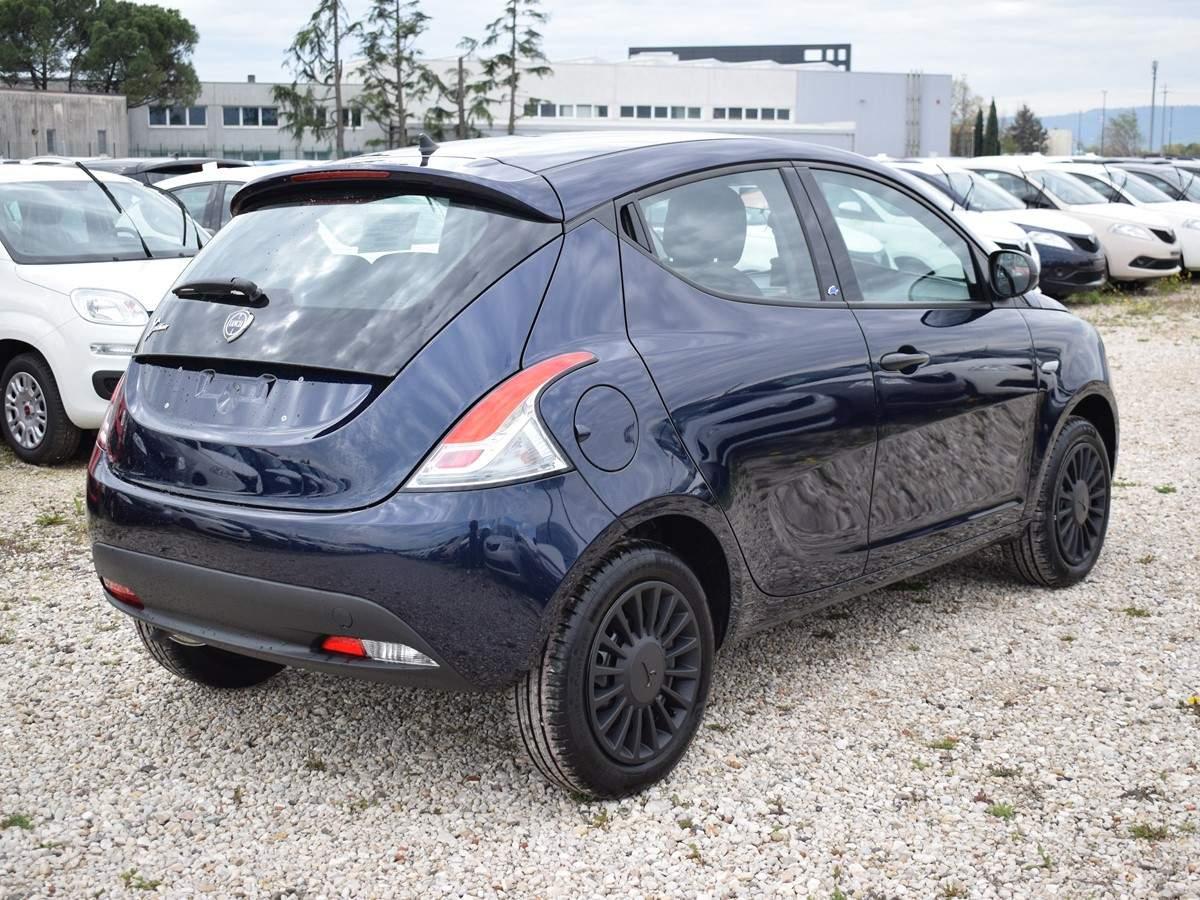 Lancia Ypsilon 1.2 Elefantino Blu s&s 69cv Blu di Blu Km 0 a soli 10. ...