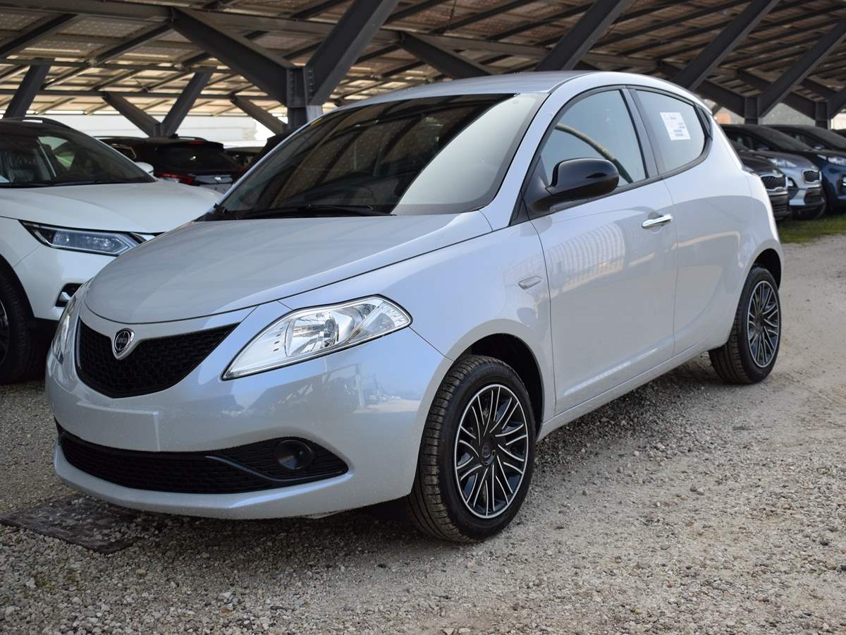 LANCIA Ypsilon 1.2 69 CV 5 porte S&S Gold Grigio Lunare Km 0