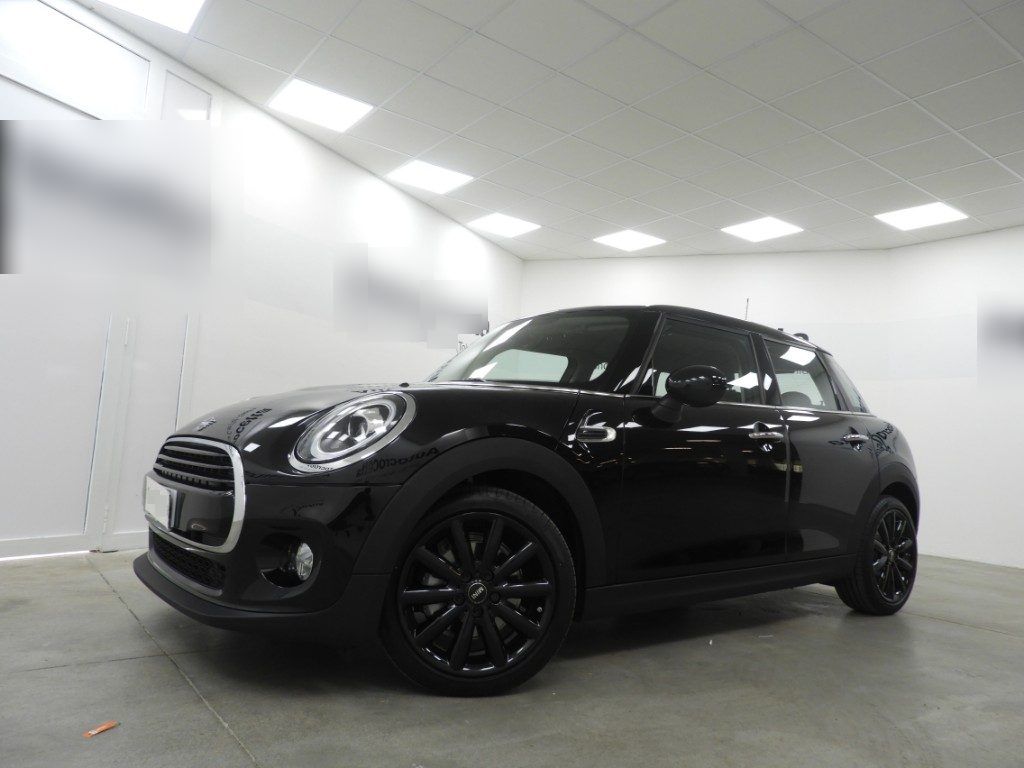 MINI Cooper 1.5 D Baker Street 5 porte Automatica Midnight Black Da immatricolare