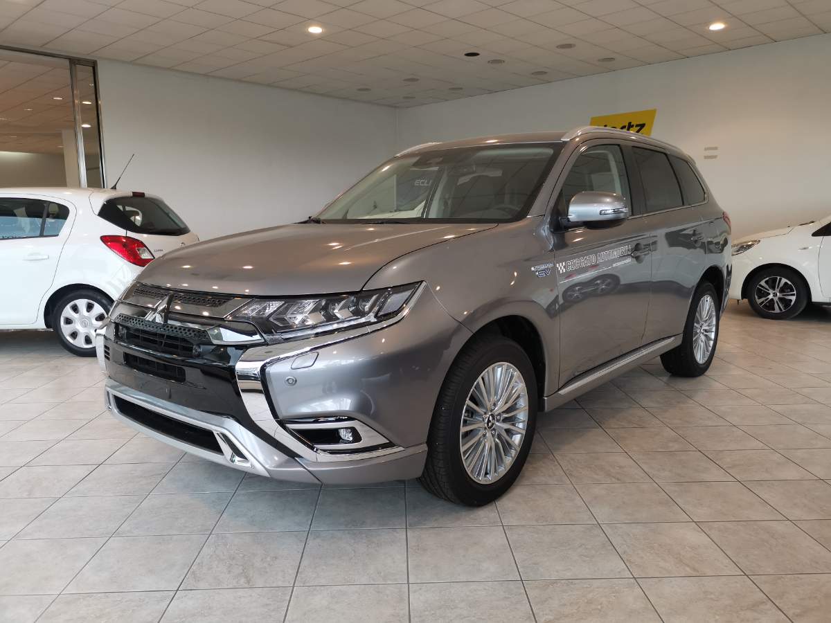 Mitsubishi outlander instyle