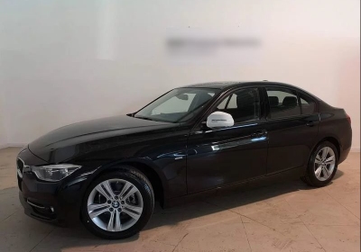 BMW Serie 3 318d Sport Auto Saphirschwarz Km 0