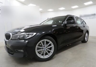 BMW Serie 3 320d touring Business Advantage auto Saphirschwarz Usato Garantito