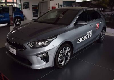 KIA ceed 1.6 CRDi 136 CV DCT 5p. Evolution Lunar Silver Km 0