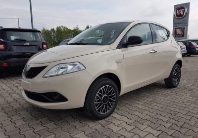 LANCIA Ypsilon 0.9 TwinAir 70 CV 5 porte Metano Ecochic Gold Avorio Chic Km 0
