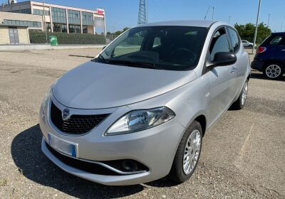 LANCIA Ypsilon 1.2 Silver 69cv Grigio Argento Usato Garantito