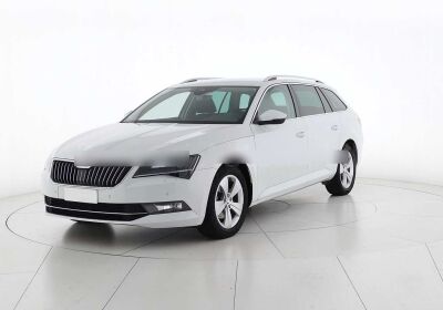 SKODA Superb Wagon 2.0 tdi Executive 150cv dsg Bianco Luna Usato Garantito