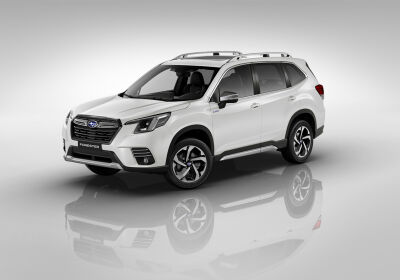 Subaru Forester 2.0 e-Boxer MHEV CVT Lineartronic Free Crystal White Pearl