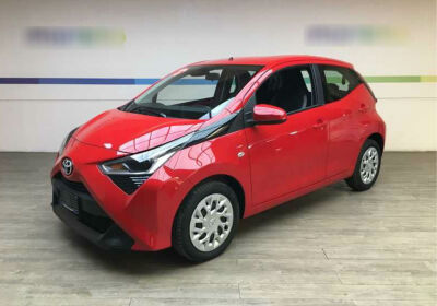 TOYOTA Aygo 1.0 VVT-i 72 CV 5 porte x-cool Fire Red Km 0