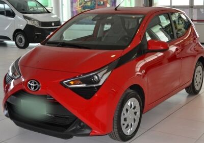 TOYOTA Aygo 1.0 VVT-i 72 CV 5 porte x-cool Fire Red Km 0