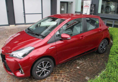 TOYOTA Yaris 1.5 Hybrid 5 porte Active Red Mica Usato Garantito