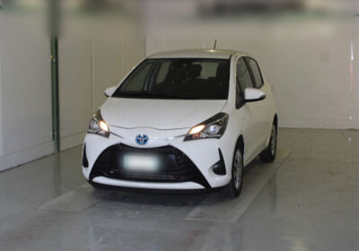 TOYOTA Yaris 1.5 Hybrid 5 porte Active Super White Usato Garantito