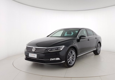 VOLKSWAGEN Passat 2.0 TDI 190 CV SCR DSG Executive BMT Nero Perla Km 0