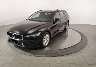 VOLVO V60 B4 Momentum Business auto Onyx Black Km 0