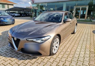 ALFA ROMEO Giulia 2.2 Turbodiesel 160 CV AT8 Executive Titanio Imola Usato Garantito