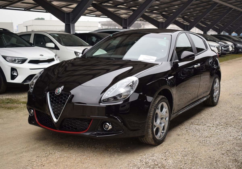 Alfa Romeo Giulietta 1 4 Turbo 1 Cv Sport Nero Etna Km 0 A Soli 19 950 Su Miacar 74cfv