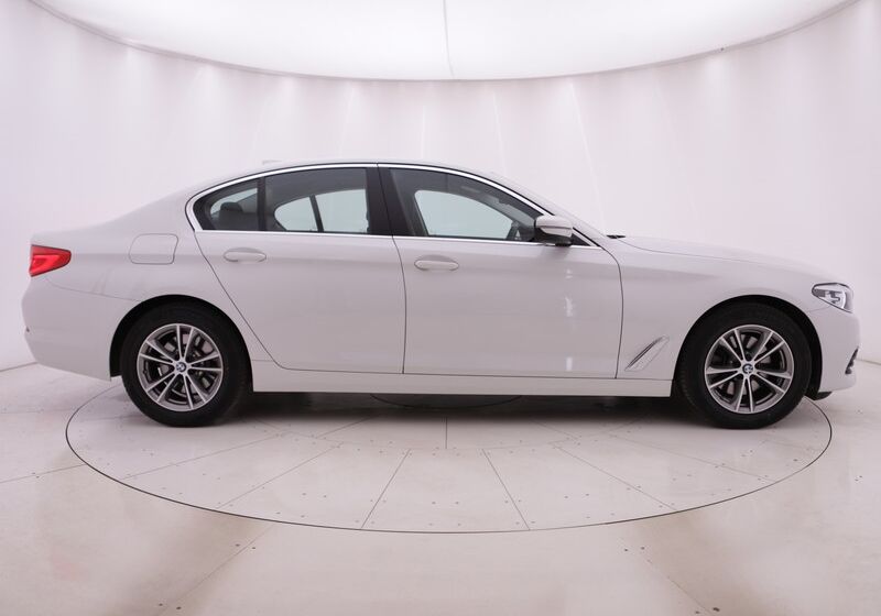 BMW Serie 5 520d Business auto Alpinweiss III Usato Garantito J40BZ4J-521