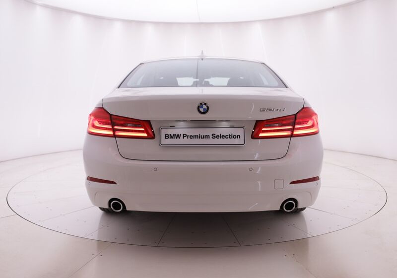 BMW Serie 5 520d Business auto Alpinweiss III Usato Garantito J40BZ4J-523