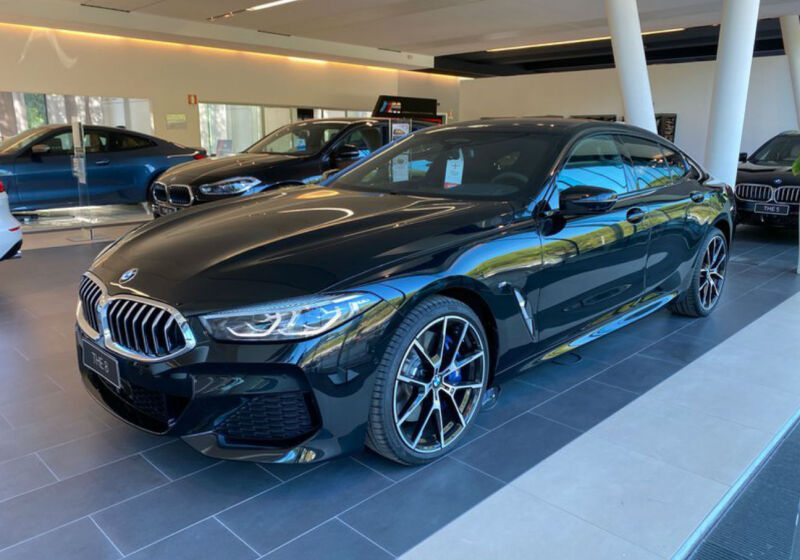 BMW Serie 8 840d xDrive Gran Coupé Saphirschwarz Km 0 a soli 85.985€ su ...