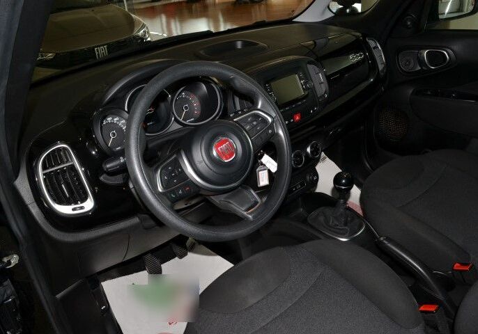 FIAT 500L 1.3 Multijet 95 CV Urban Nero Cinema Usato Garantito WU0CLUW-image-04_censored