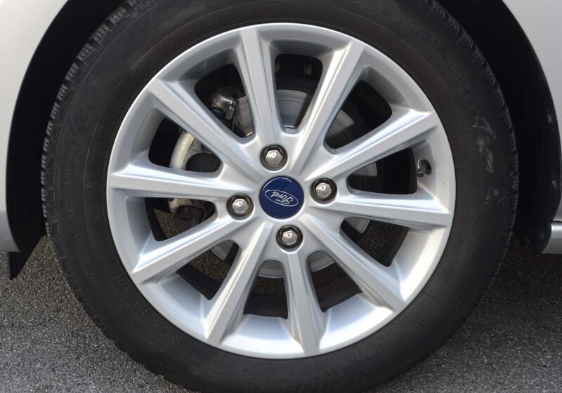 Ford Fiesta 5p 1.1 Titanium Gpl Moondust Silver Usato Garantito F50C85F-image-14