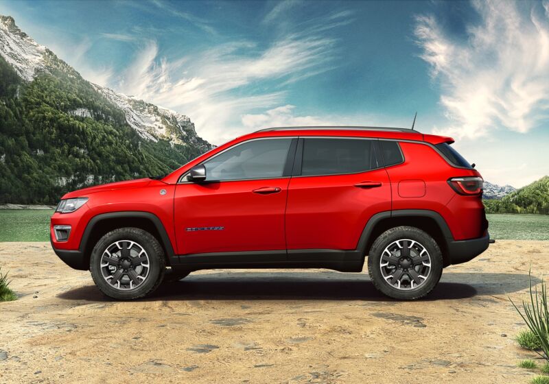 Jeep Compass красный