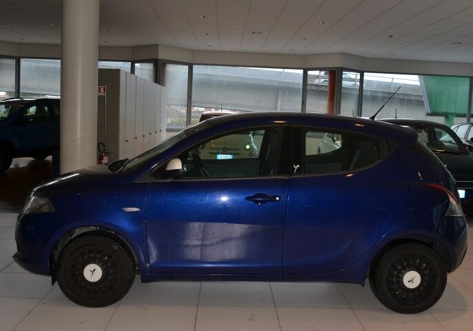 LANCIA Ypsilon 1.2 69 CV 5 porte Elefantino Blu Zaffiro Usato Garantito CL0CMLC-b