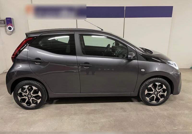 Toyota Aygo Dark Grey Berlina VF0CNFV | Facile.it
