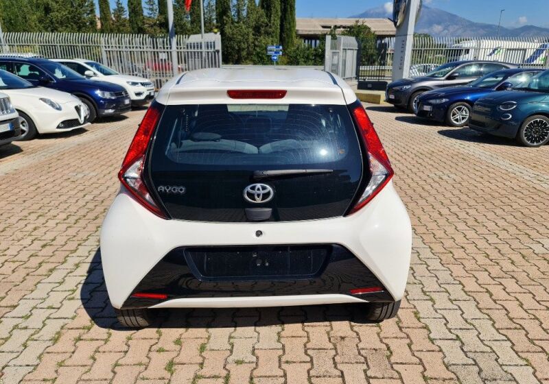 Toyota Aygo Vvt I Cv Porte X Play Cool White Nuova A Soli Su Miacar U Cx U