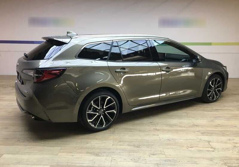 TOYOTA Corolla Touring Sports 2.0 hybrid Lounge cvt Oxide Bronze Km 0 a soli 27.560€ su MiaCar TOYOTA Corolla Touring Sports 2.0 hybrid Lounge cvt Oxide Bronze Km 0 a soli 27.560€ su MiaCar