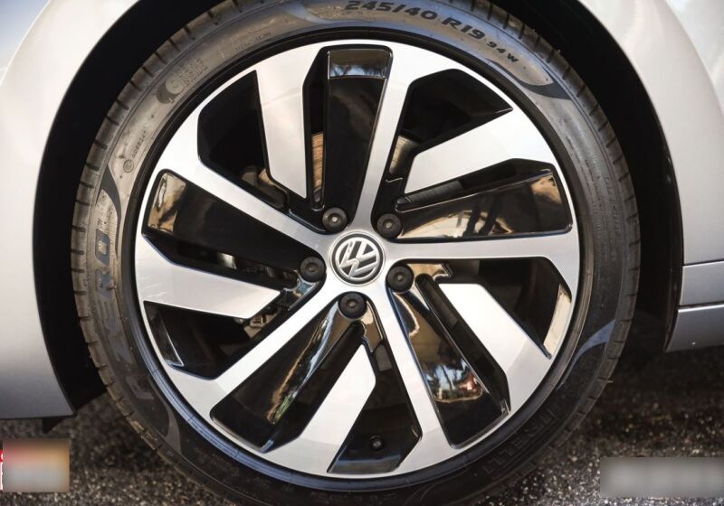 VOLKSWAGEN Arteon 2.0 TDI 190 CV DSG SCR Sport BlueMotion Technology Pyrit Silver Km 0 6E0B9E6-5a145f7b1ac549a190164312f98d7723_orig_censored