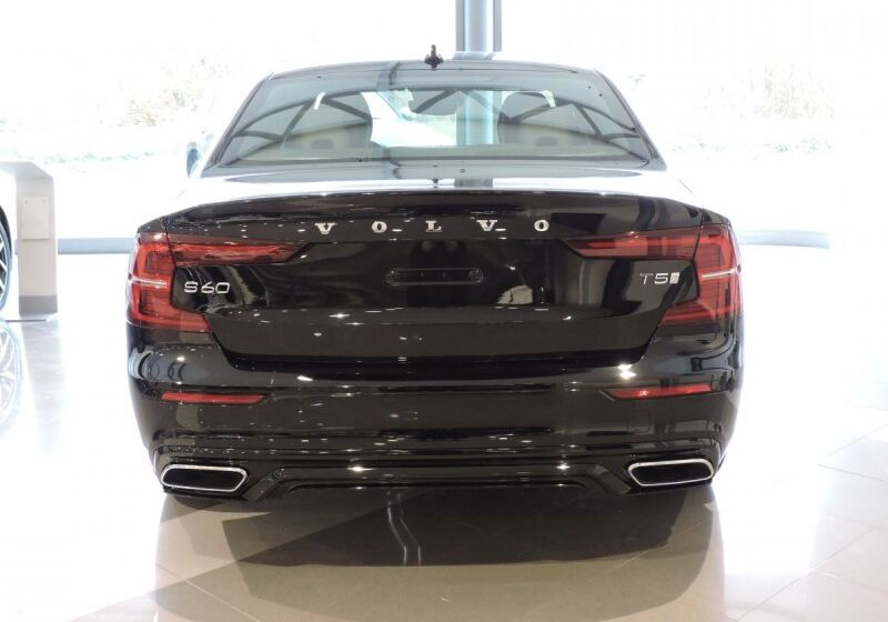 VOLVO S60 T5 Geartronic R-design Nero Km 0 W20CJ2W-volvo3