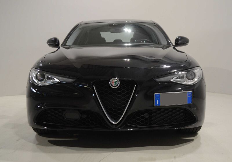 Alfa Romeo Giulia 2.2 t Executive 160cv auto Nero Vulcano Usato Garantito 9Q0CRQ9-2