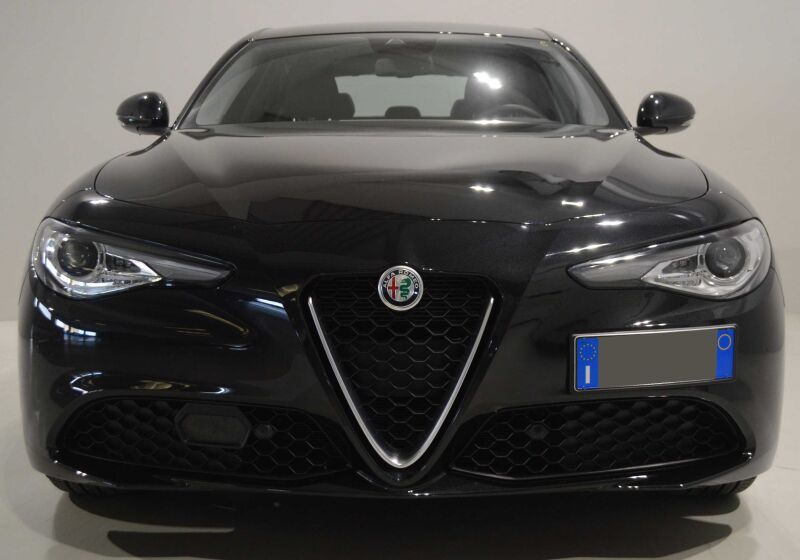 Alfa Romeo Giulia 2.2 t Executive 160cv auto Nero Vulcano Usato Garantito TQ0CRQT-21