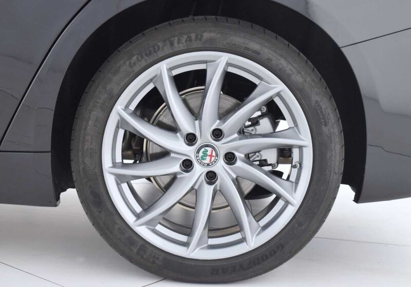 Alfa Romeo Giulia 2.2 Turbodiesel 160 CV AT8 Business Nero Vulcano Usato Garantito U30CR3U-image-12