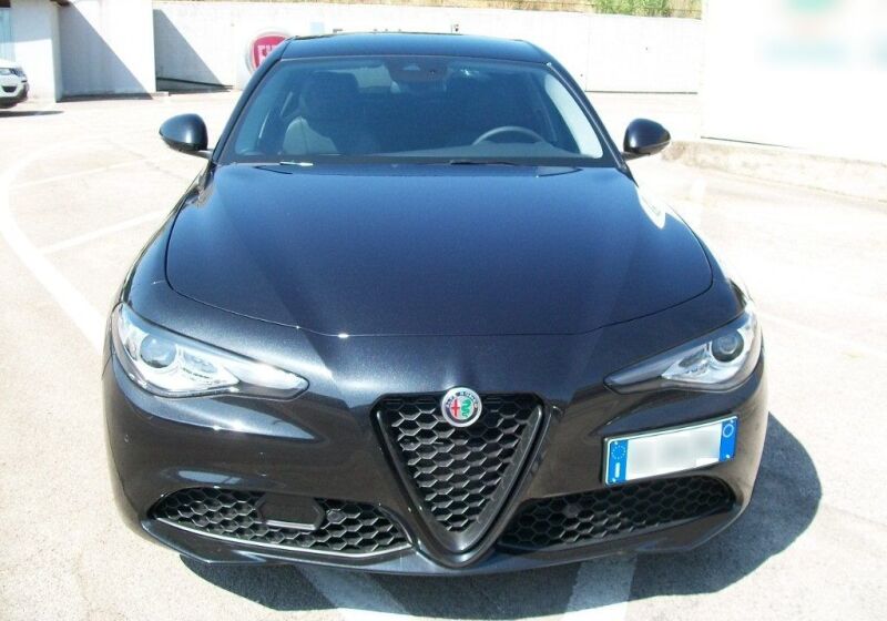 Alfa Romeo Giulia 2.2 Turbodiesel 190 CV AT8 Sprint Nero Vulcano Km 0 SN0CMNS-giu2_censored